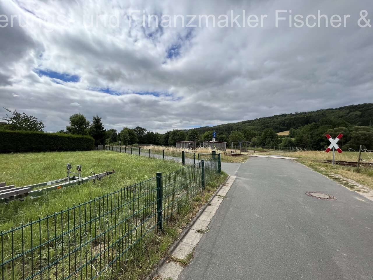 VERKAUFT - PROVISIONSFREI - Grundstück mit Baugenehmigung nur wenige Minuten von Bayreuth