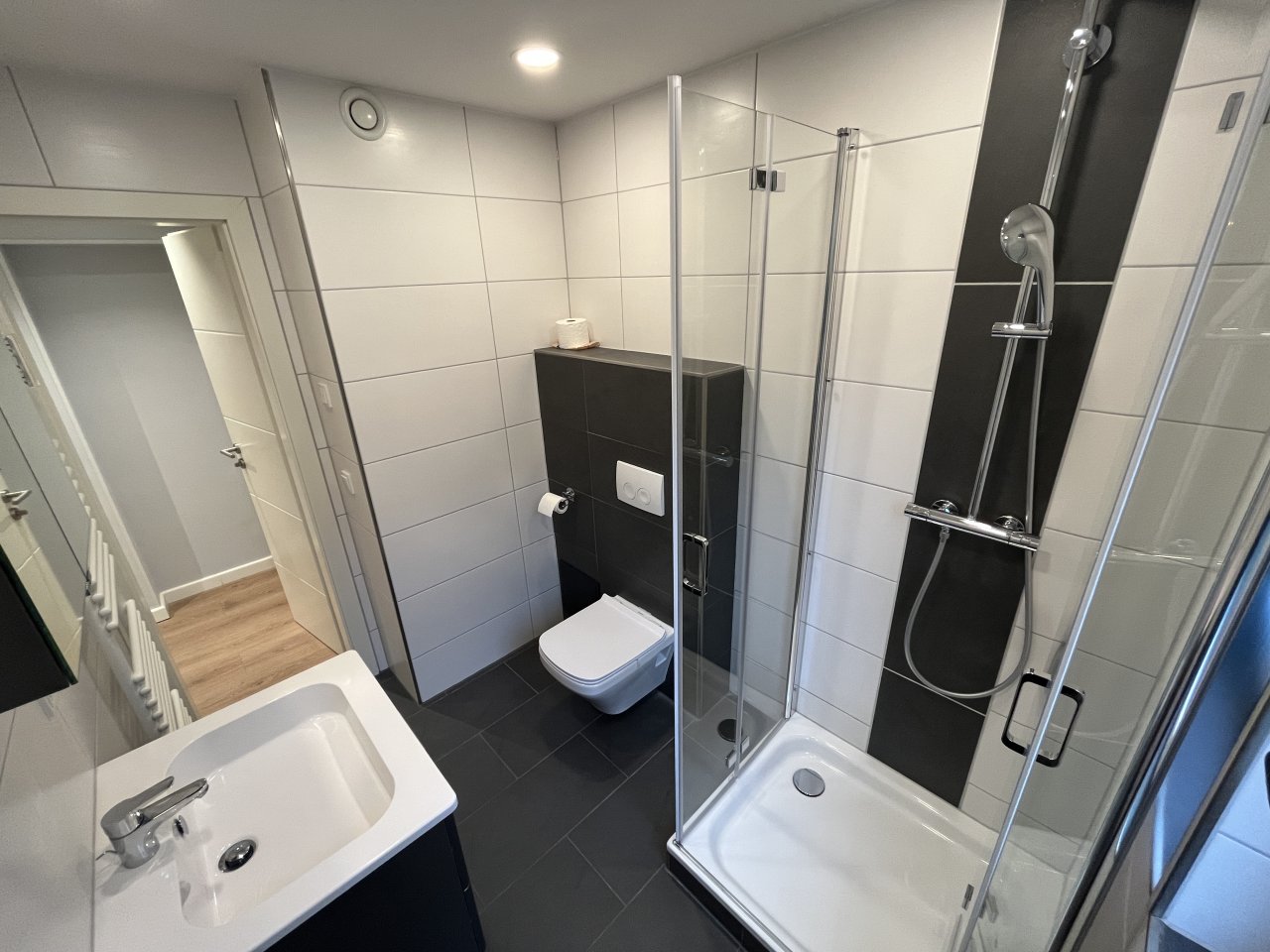 VERKAUFT - Sanierte 3-Zimmer-Wohnung mit Loggia und Einzelgarage, Bad Berneck bei Bayreuth