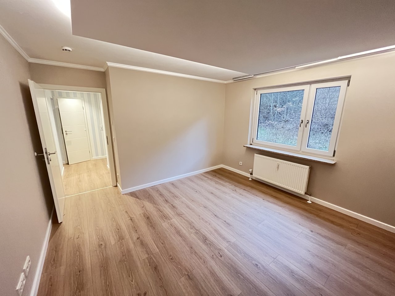 VERKAUFT - Sanierte 3-Zimmer-Wohnung mit Loggia und Einzelgarage, Bad Berneck bei Bayreuth