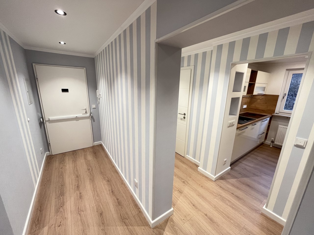 VERKAUFT - Sanierte 3-Zimmer-Wohnung mit Loggia und Einzelgarage, Bad Berneck bei Bayreuth