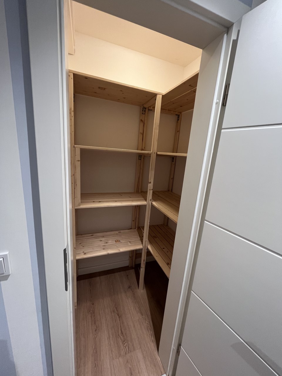 VERKAUFT - Sanierte 3-Zimmer-Wohnung mit Loggia und Einzelgarage, Bad Berneck bei Bayreuth