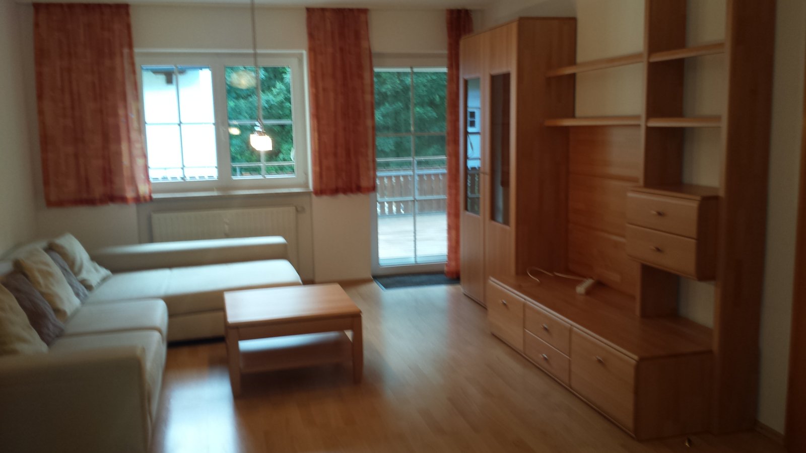 Attraktive 4-Zimmer-Eigentumswohnung mit Terrasse, Einbauküche, Garage und Stellplatz