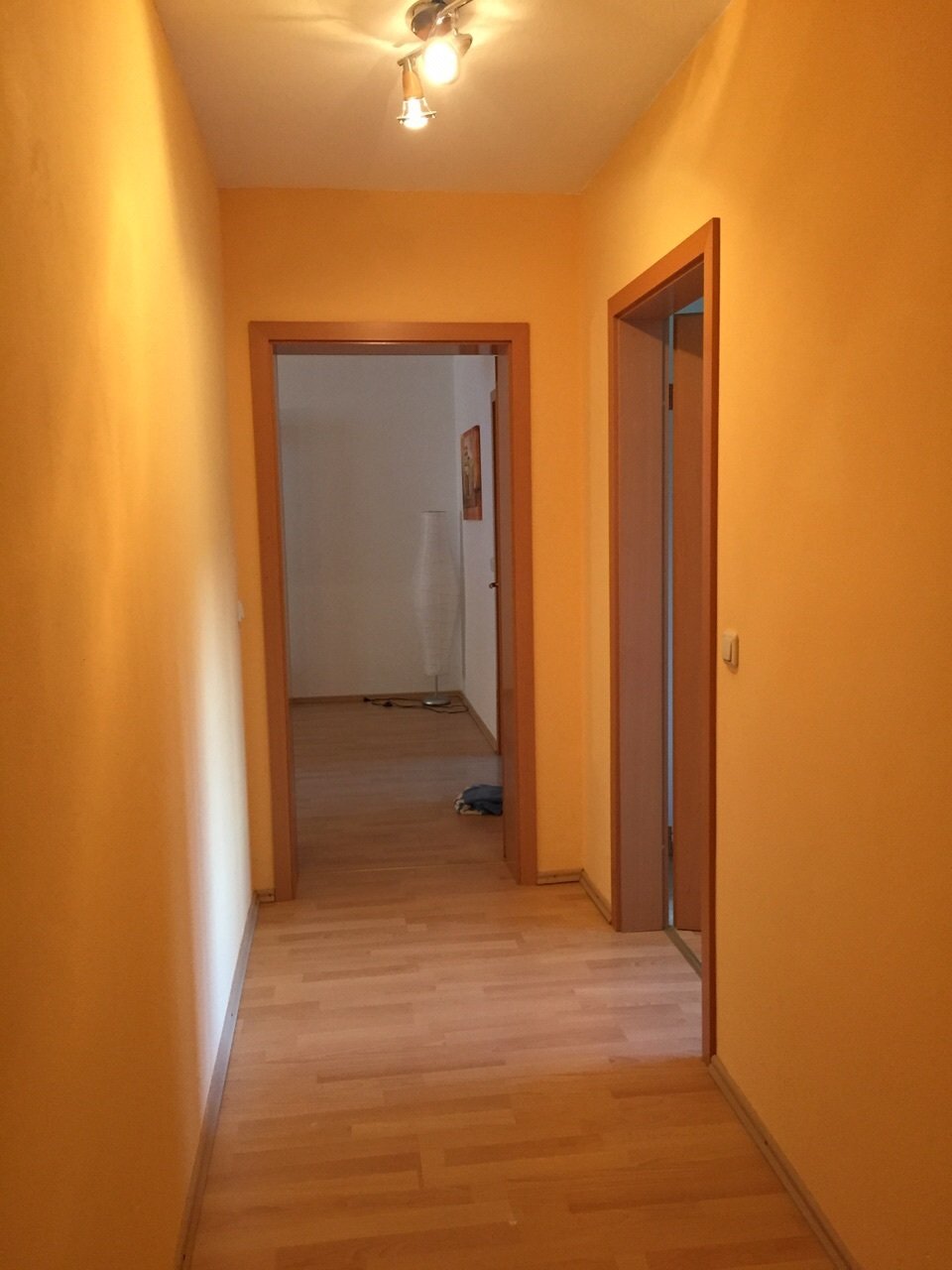 Attraktive 4-Zimmer-Eigentumswohnung mit Terrasse, Einbauküche, Garage und Stellplatz