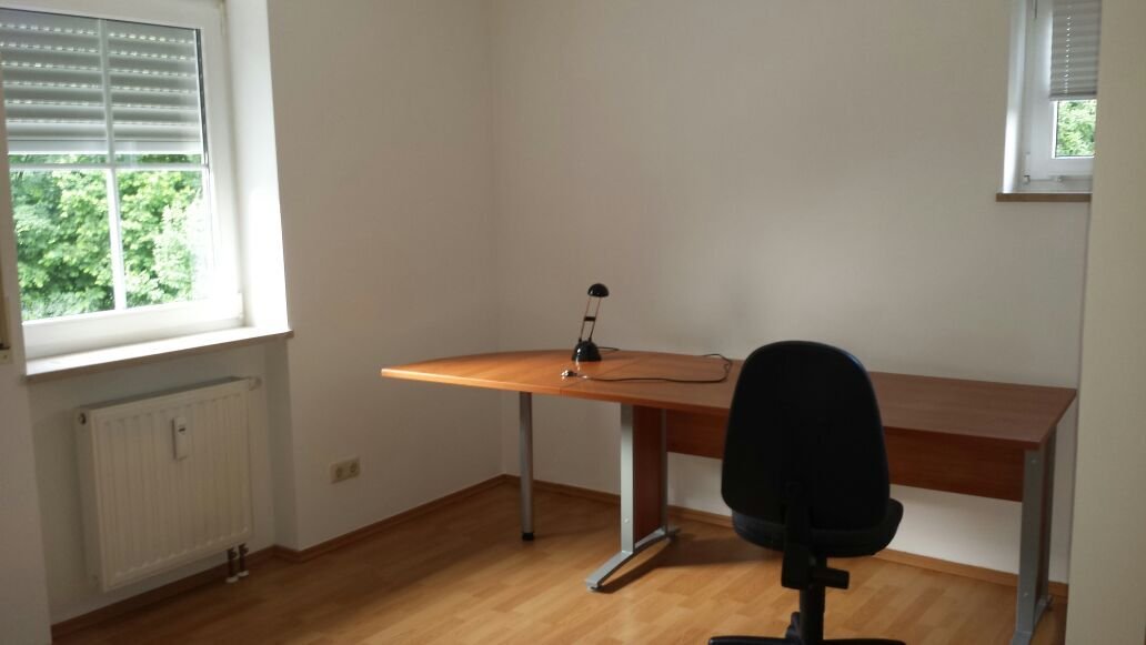 Attraktive 4-Zimmer-Eigentumswohnung mit Terrasse, Einbauküche, Garage und Stellplatz