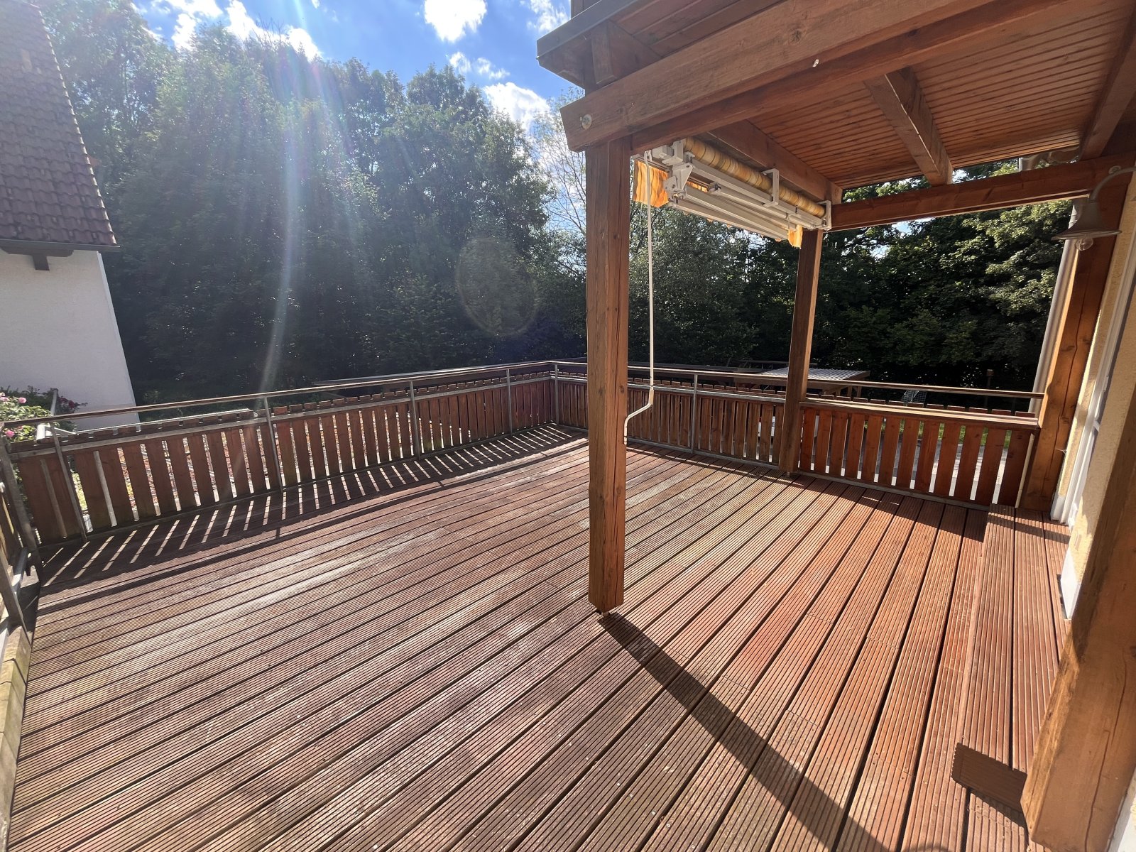 Attraktive 4-Zimmer-Eigentumswohnung mit Terrasse, Einbauküche, Garage und Stellplatz