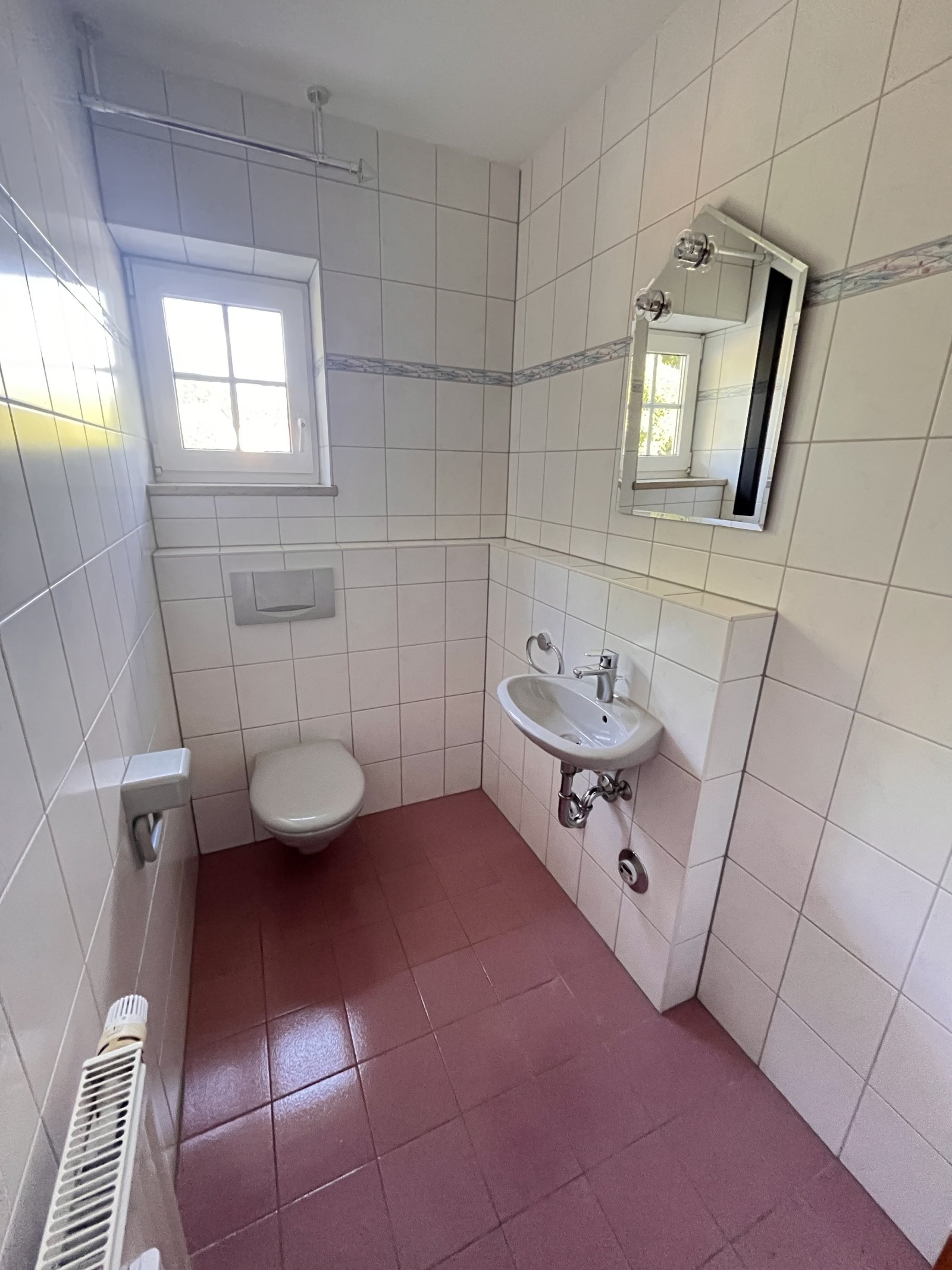 Attraktive 4-Zimmer-Eigentumswohnung mit Terrasse, Einbauküche, Garage und Stellplatz