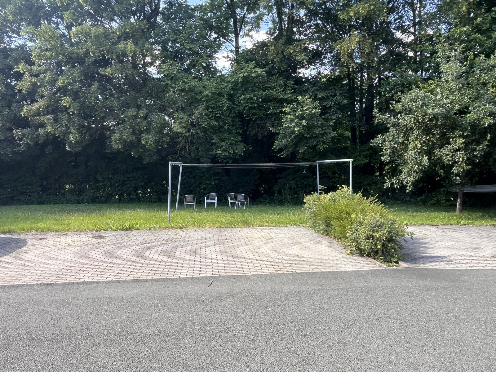 Attraktive 4-Zimmer-Eigentumswohnung mit Terrasse, Einbauküche, Garage und Stellplatz