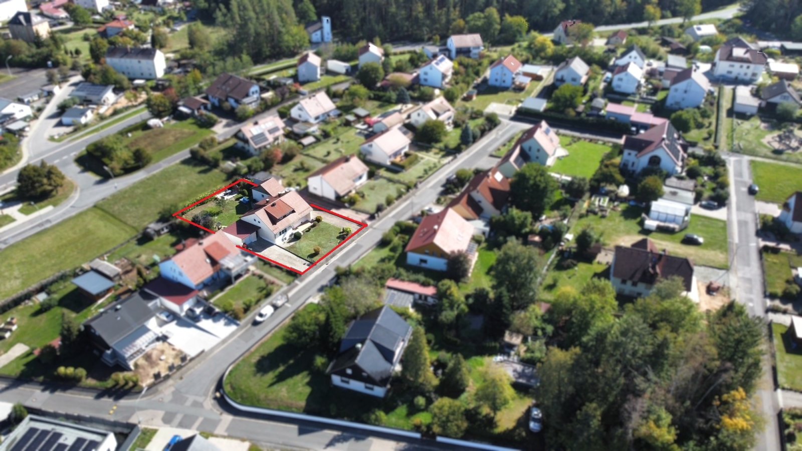 Saniertes Zweifamilienhaus mit Ausbaureserve