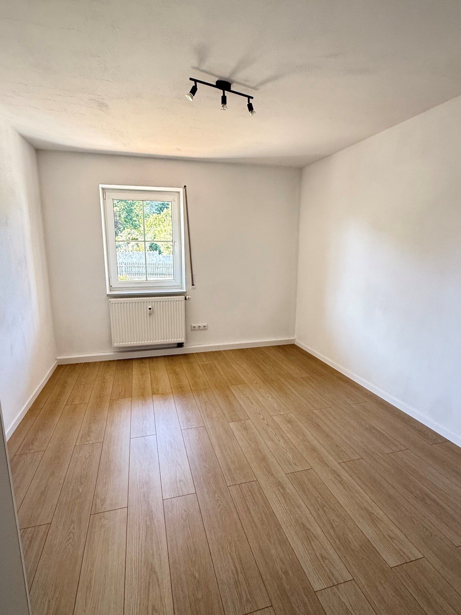 Saniertes Zweifamilienhaus mit Ausbaureserve