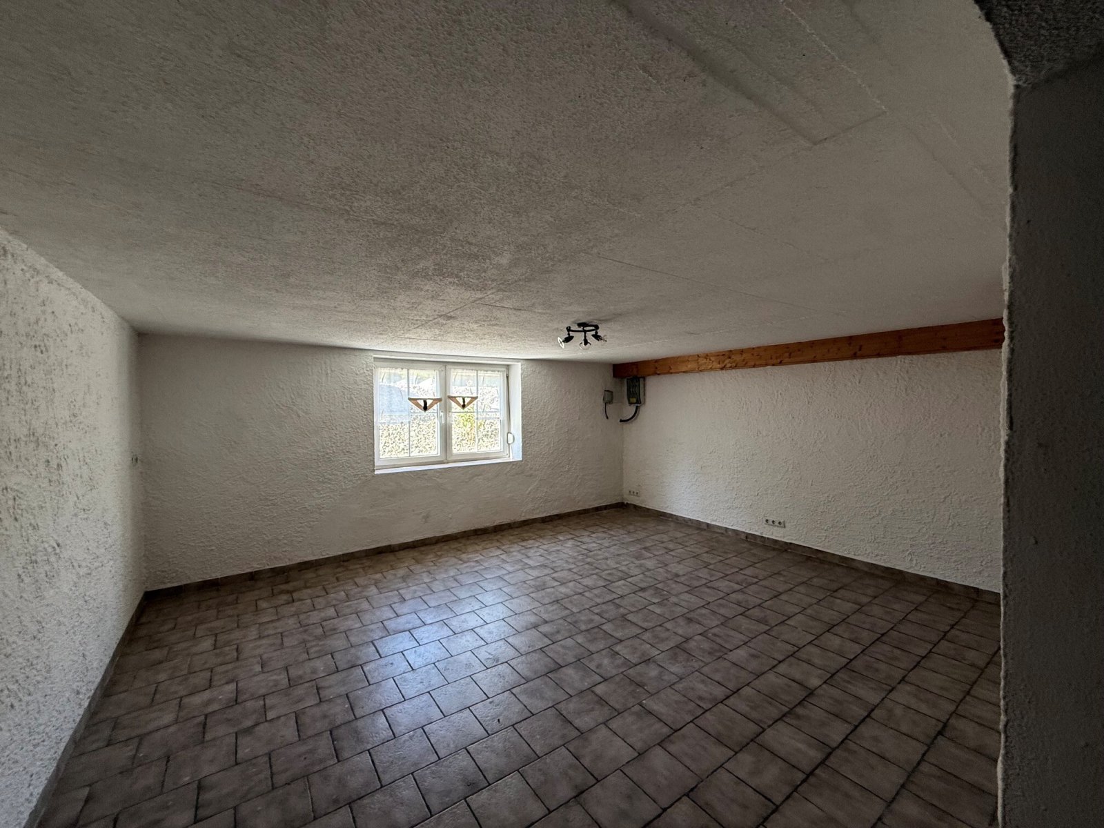 Saniertes Zweifamilienhaus mit Ausbaureserve