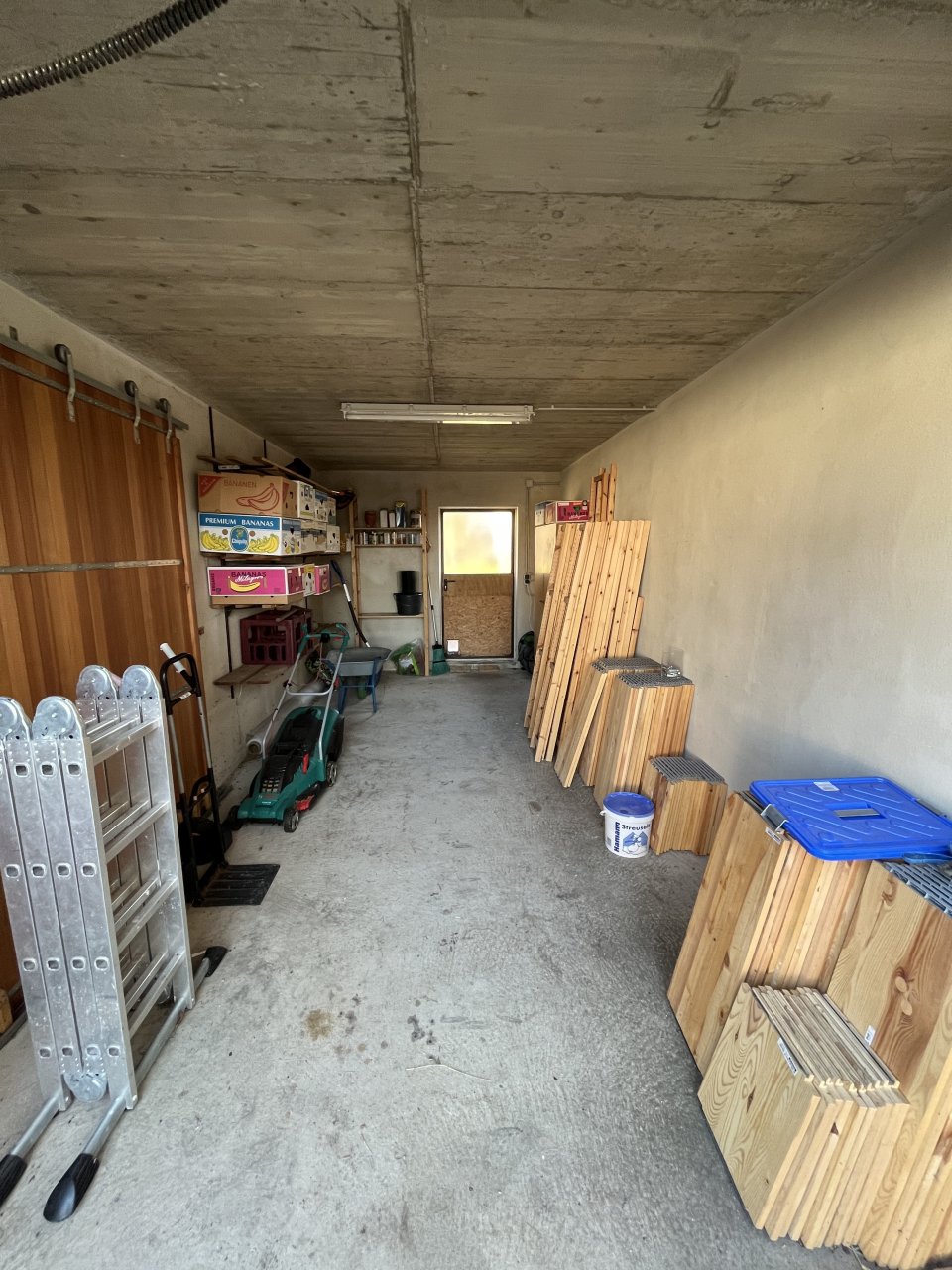 Garage mit Gartenzugang
