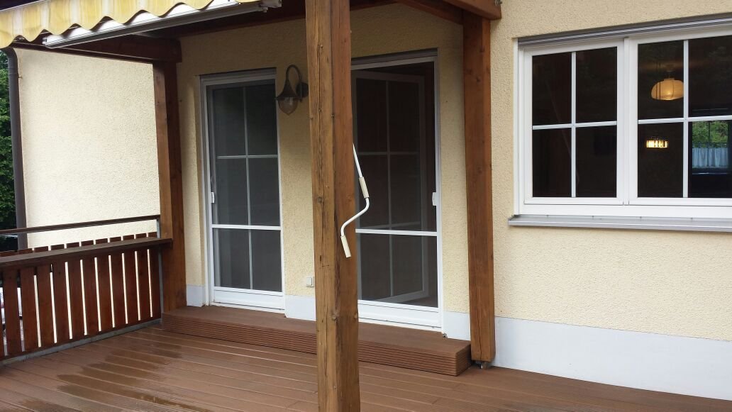 Terrasse mit Markise und Freisitz