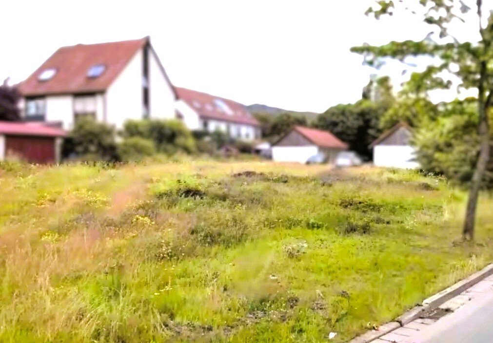 Großzügiges Grundstück ohne Bauzwang -        1 A Lage - inkl. Garage u. Stellplatz   